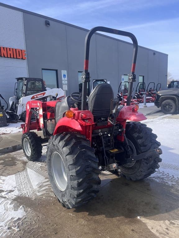 Image of Mahindra 1533 equipment image 3