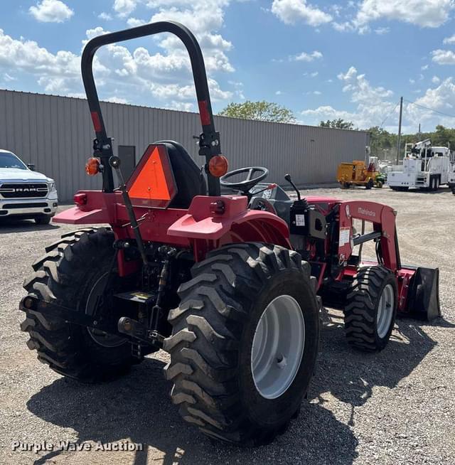 Image of Mahindra 1626 equipment image 4