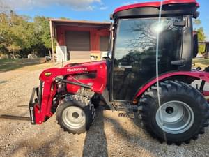 2017 Mahindra 2538 Image