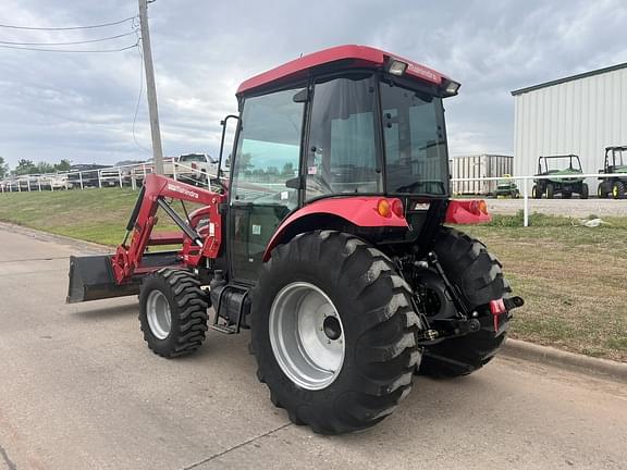 Image of Mahindra 2555 equipment image 2