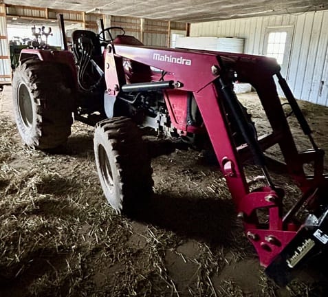 2017 Mahindra 4540 Equipment Image0