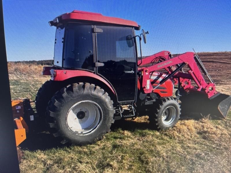 2017 Mahindra 5010 Equipment Image0