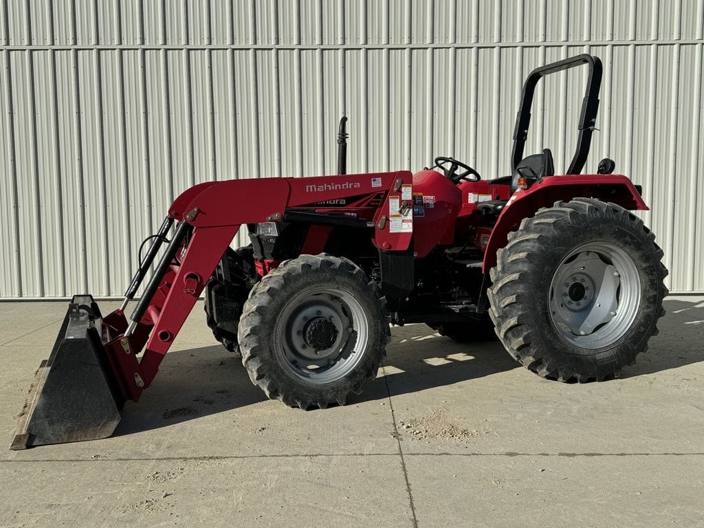 Main image Mahindra 5570