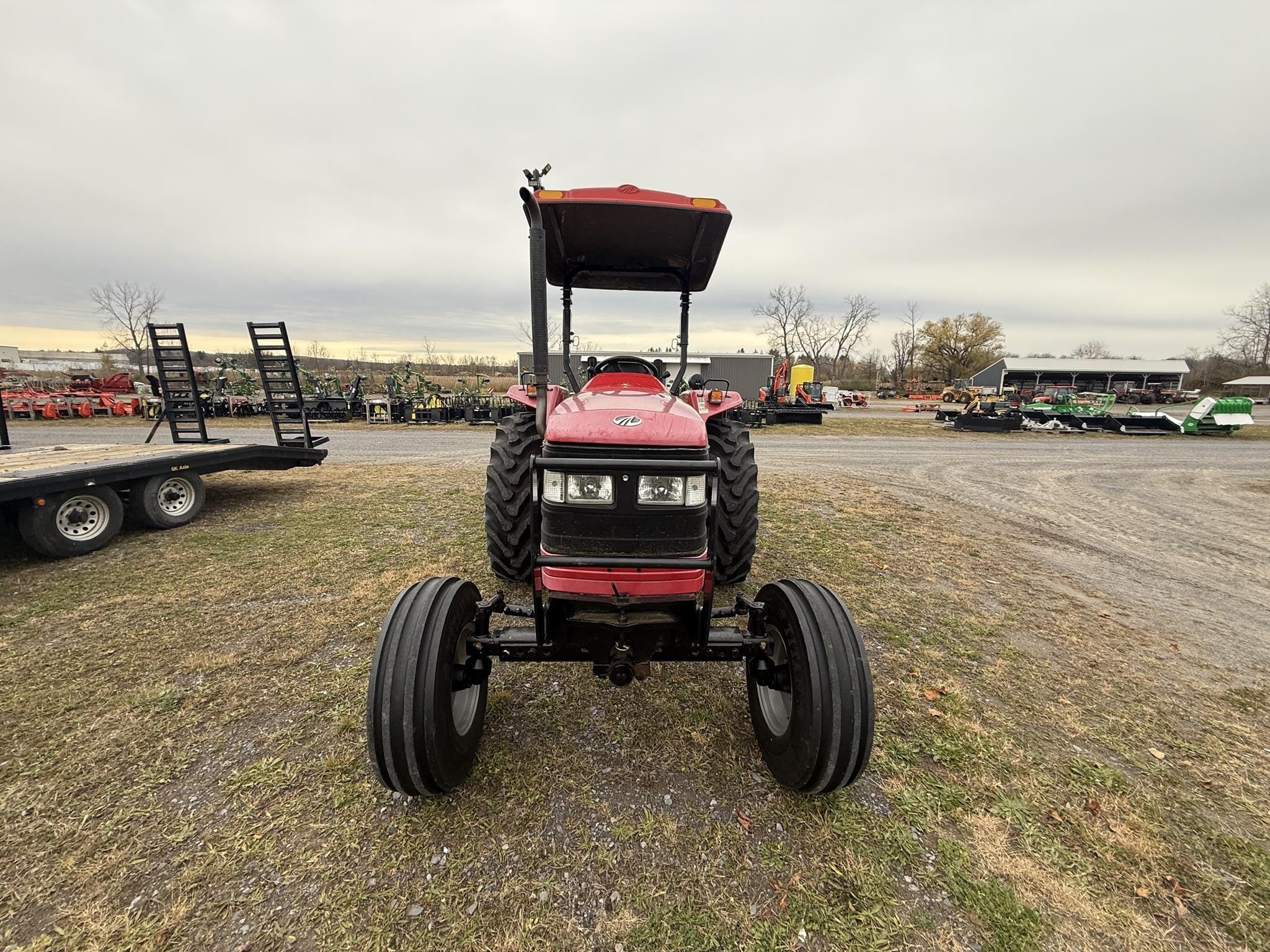 2017 Mahindra 5570 Equipment Image0