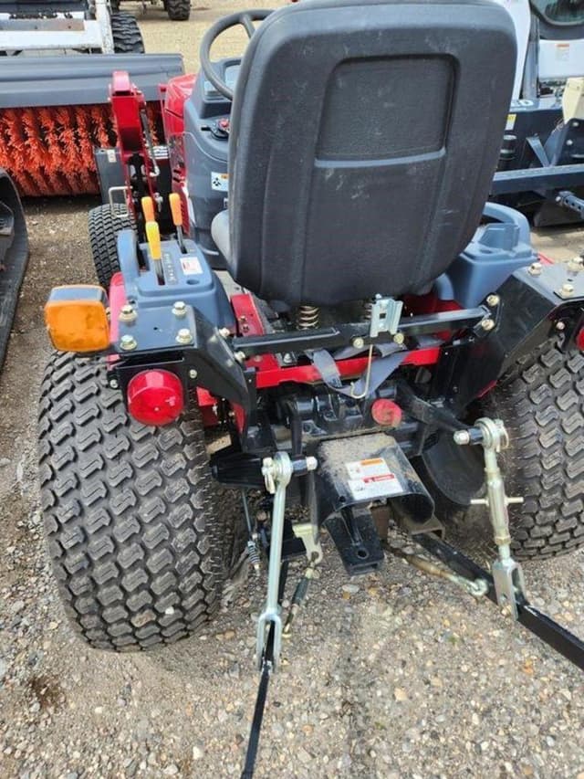 Image of Mahindra eMax 25 equipment image 2