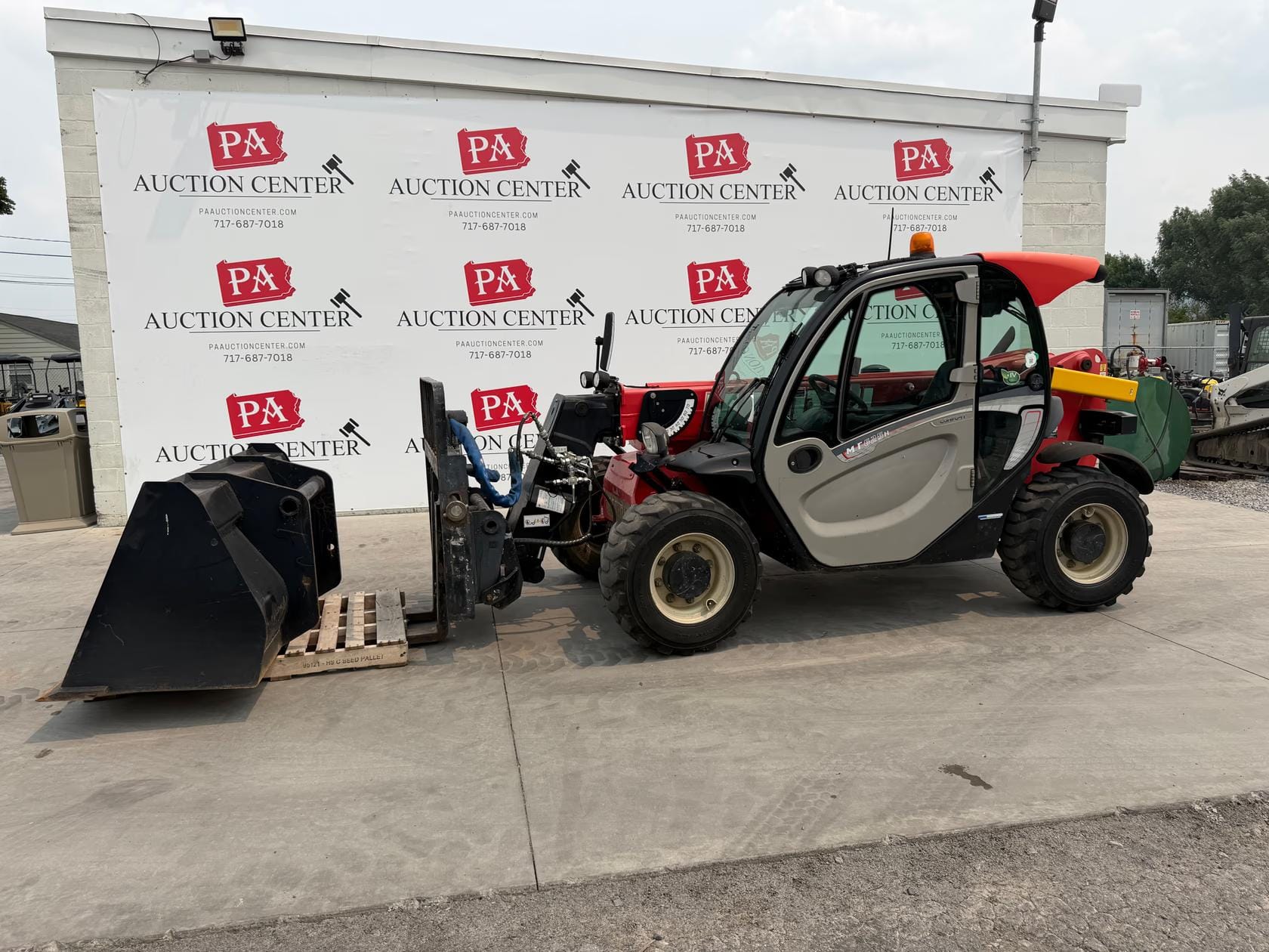 2017 Manitou MT625H Equipment Image0