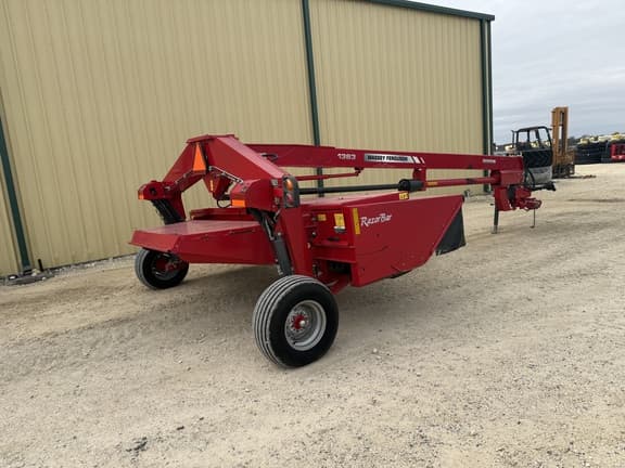 Image of Massey Ferguson 1383 equipment image 3