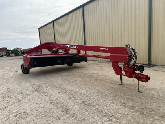 Image of Massey Ferguson 1383 equipment image 4