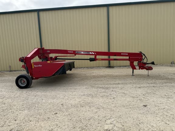Image of Massey Ferguson 1383 equipment image 2