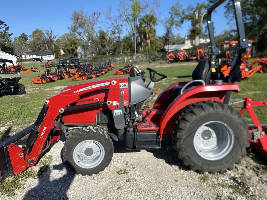 Image of Massey Ferguson 1726E Primary image