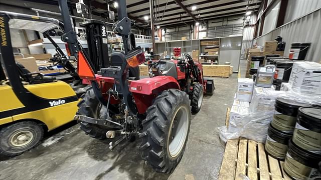 Image of Massey Ferguson 1739E equipment image 4