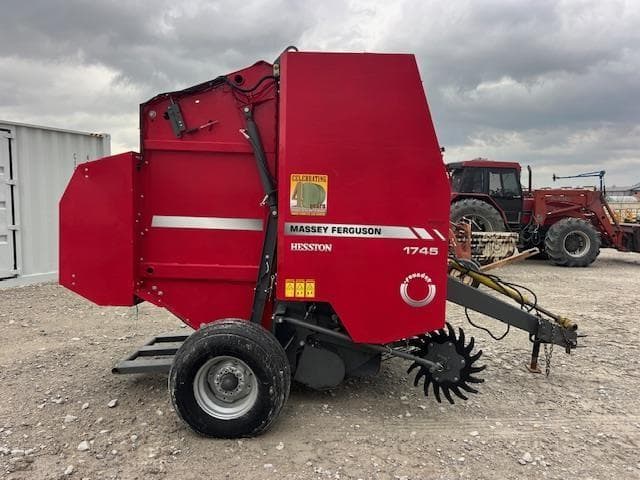 Image of Massey Ferguson 1745 equipment image 1