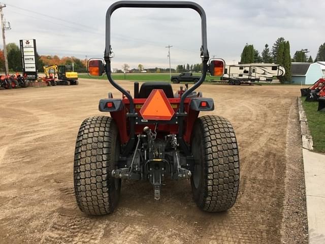 Image of Massey Ferguson 1758 equipment image 4