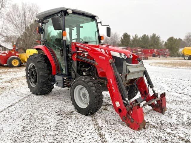 Image of Massey Ferguson 1758 equipment image 1