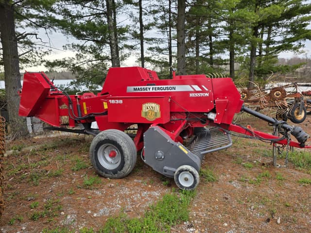 Image of Massey Ferguson 1838 equipment image 2