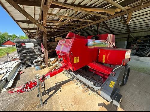 Image of Massey Ferguson 1840 equipment image 2