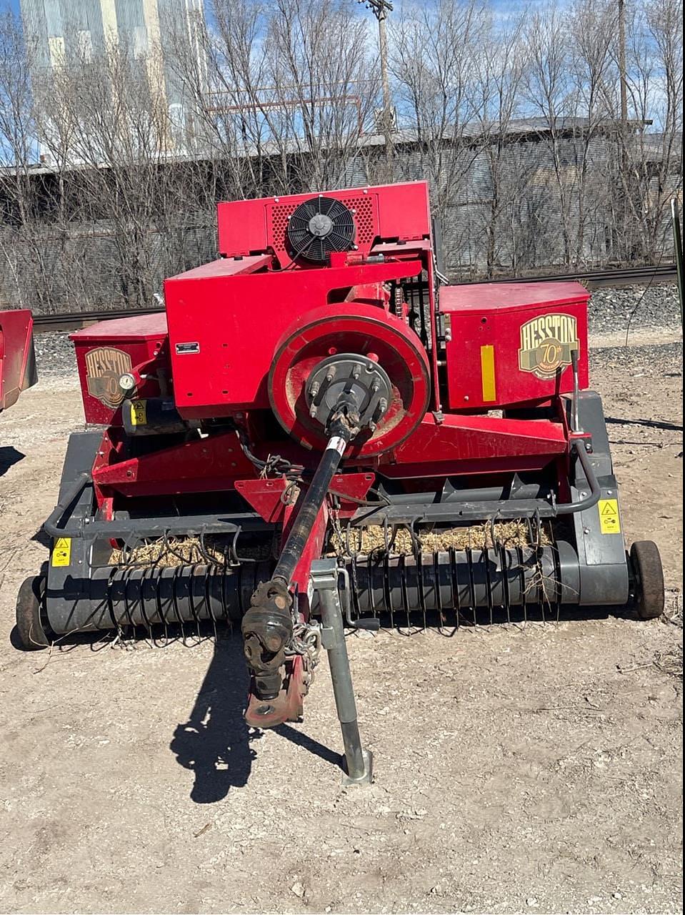 Image of Massey Ferguson 1840 Image 0