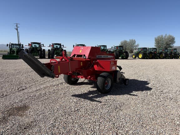 Image of Massey Ferguson 1840 equipment image 4