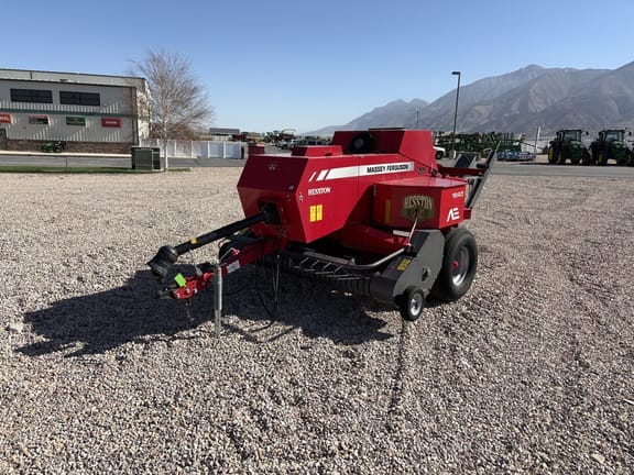 2017 Massey Ferguson 1840 Equipment Image0