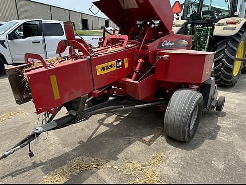 Image of Massey Ferguson 1840 equipment image 2