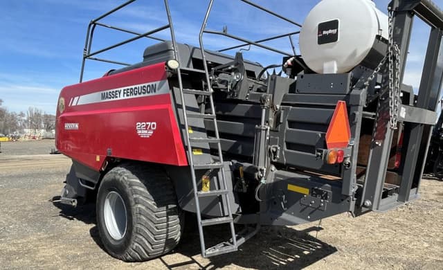 Image of Massey Ferguson 2270 equipment image 4