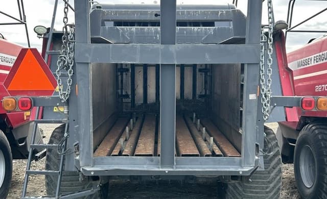 Image of Massey Ferguson 2270 equipment image 3