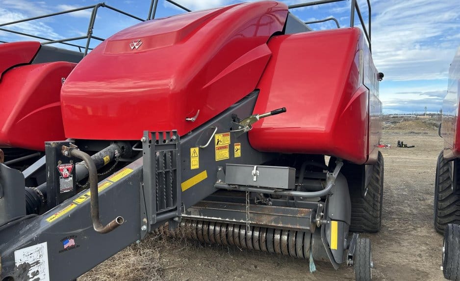 2017 Massey Ferguson 2270 Equipment Image0