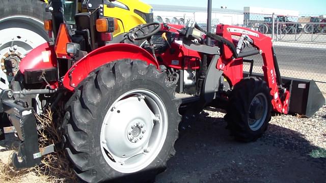 Image of Massey Ferguson 2604H equipment image 1