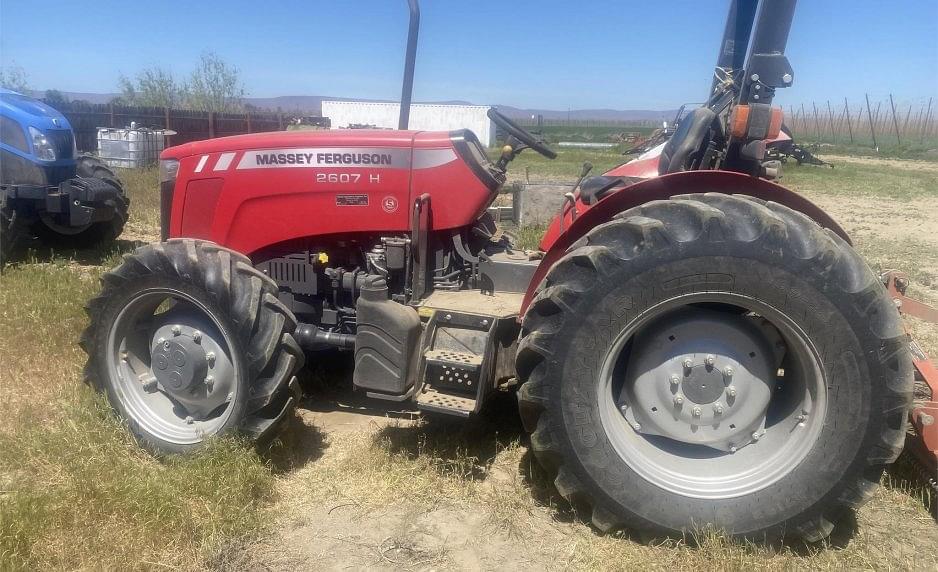 Image of Massey Ferguson 2607H Image 0