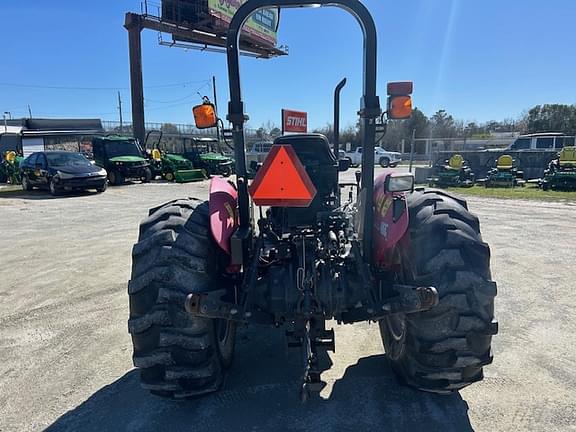 Image of Massey Ferguson 2607H equipment image 2