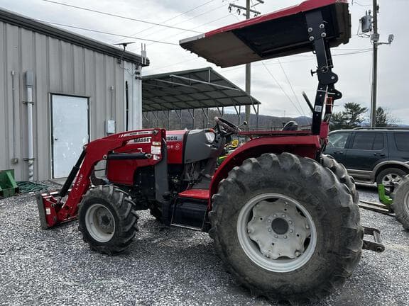 Image of Massey Ferguson 2705E equipment image 1