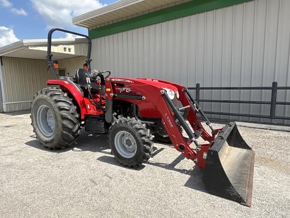 Image of Massey Ferguson 2706E equipment image 3