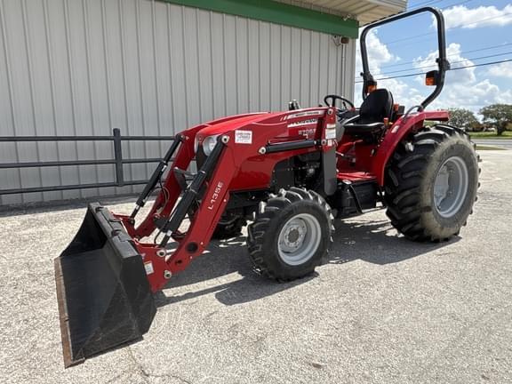 Image of Massey Ferguson 2706E equipment image 2