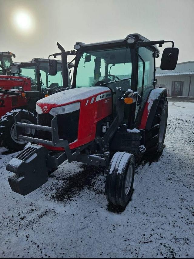 Image of Massey Ferguson 4707 equipment image 3