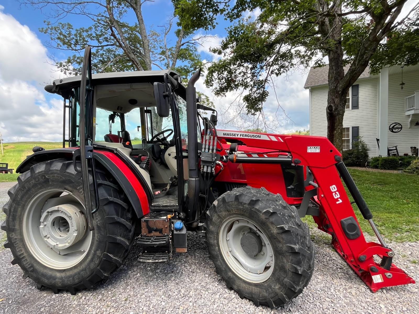 2017 Massey Ferguson 4710 Equipment Image0