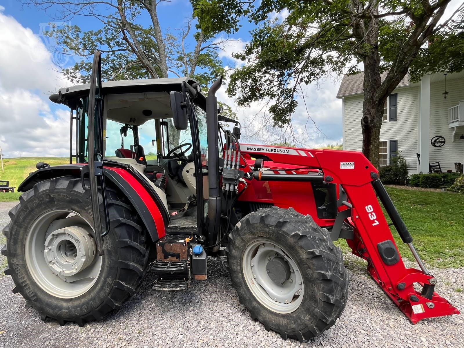 2017 Massey Ferguson 4710 Equipment Image0