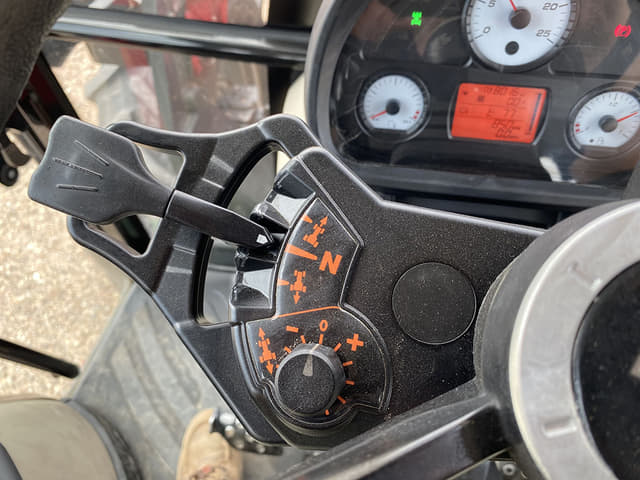 Image of Massey Ferguson 4710 equipment image 4