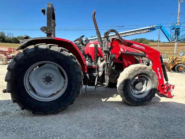 Image of Massey Ferguson 5710 equipment image 4