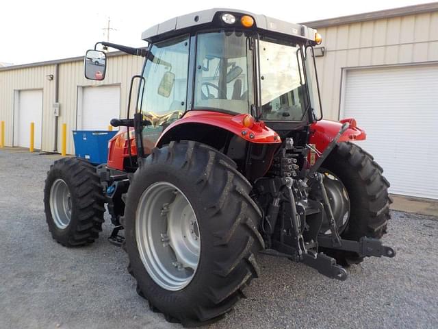 Image of Massey Ferguson 5712SL equipment image 3