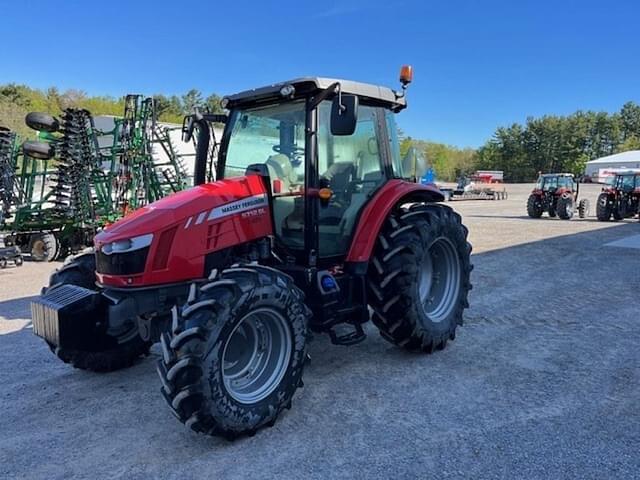 Image of Massey Ferguson 5712S equipment image 1