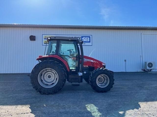 Image of Massey Ferguson 5712S equipment image 2