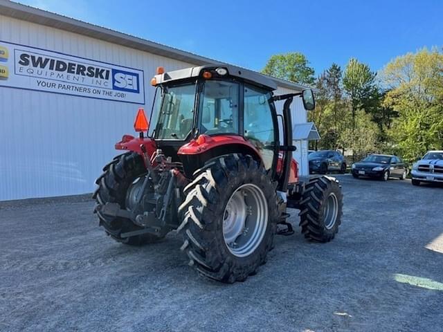 Image of Massey Ferguson 5712S equipment image 4