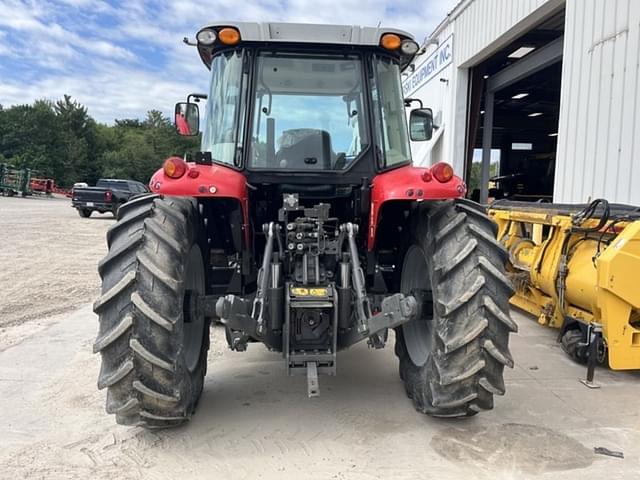 Image of Massey Ferguson 5712S equipment image 4