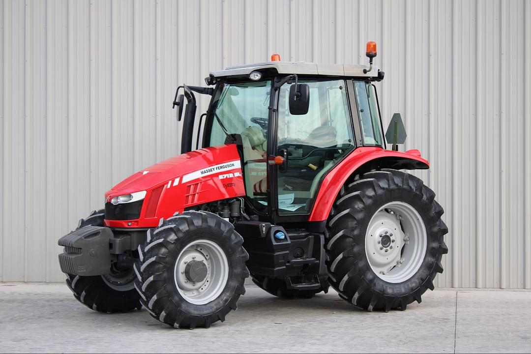 Image of Massey Ferguson 5712SL Primary image