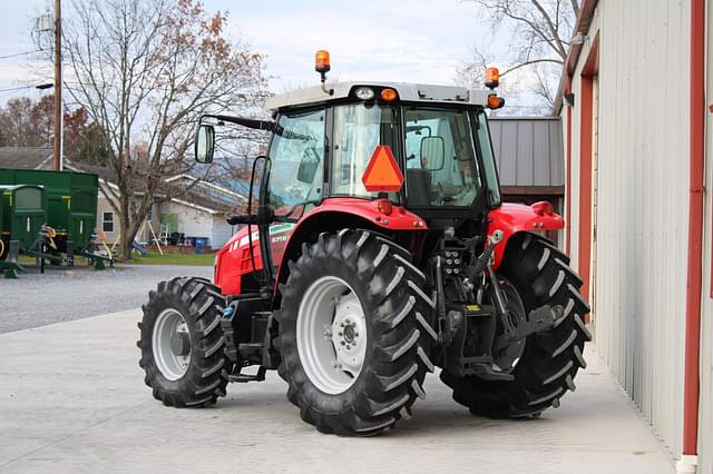 Image of Massey Ferguson 5712SL equipment image 3