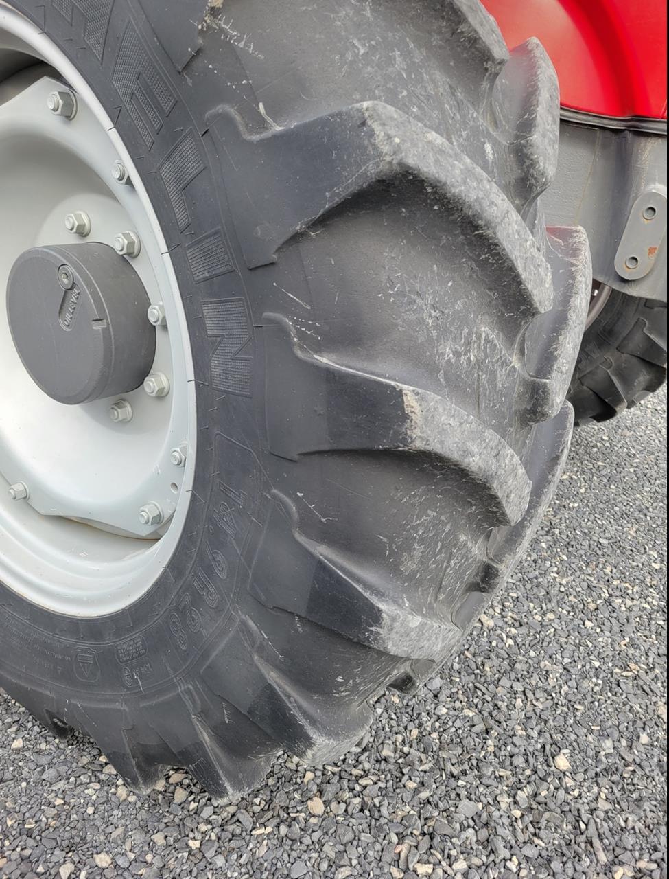 Image of Massey Ferguson 6715S Image 1