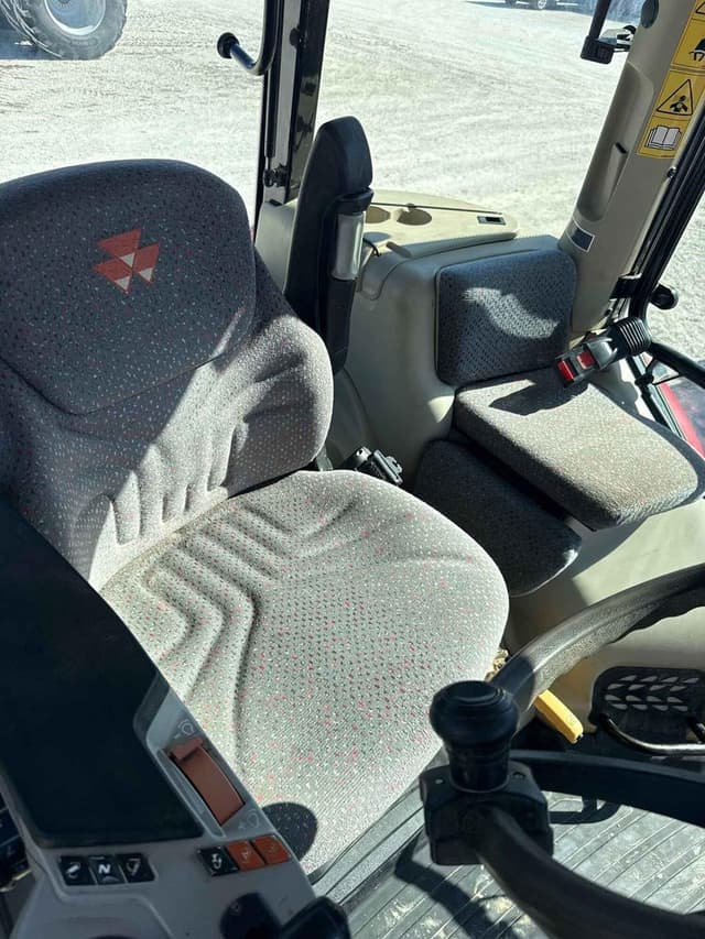 Image of Massey Ferguson 7715 equipment image 2