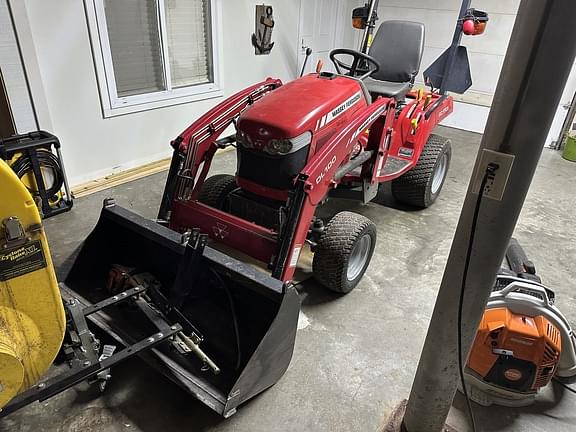 Image of Massey Ferguson GC1705 equipment image 1