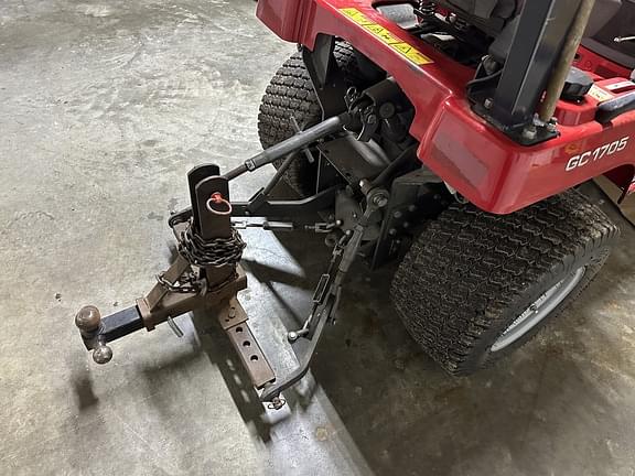 Image of Massey Ferguson GC1705 equipment image 4