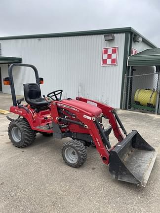 Image of Massey Ferguson GC1705 equipment image 1